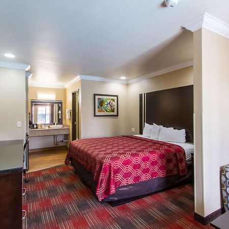 Econo Lodge Inn & Suites Escondido Downtown Eksteriør bilde