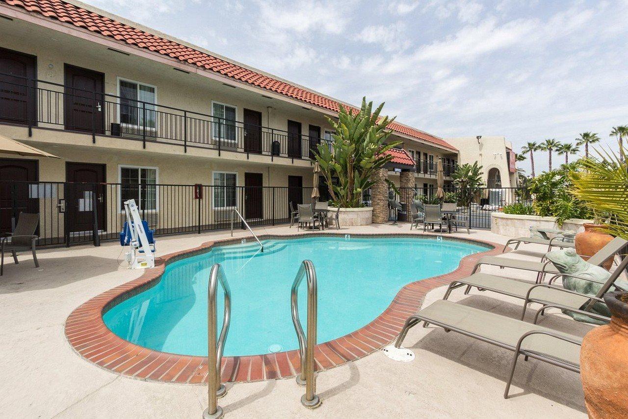Econo Lodge Inn & Suites Escondido Downtown Eksteriør bilde