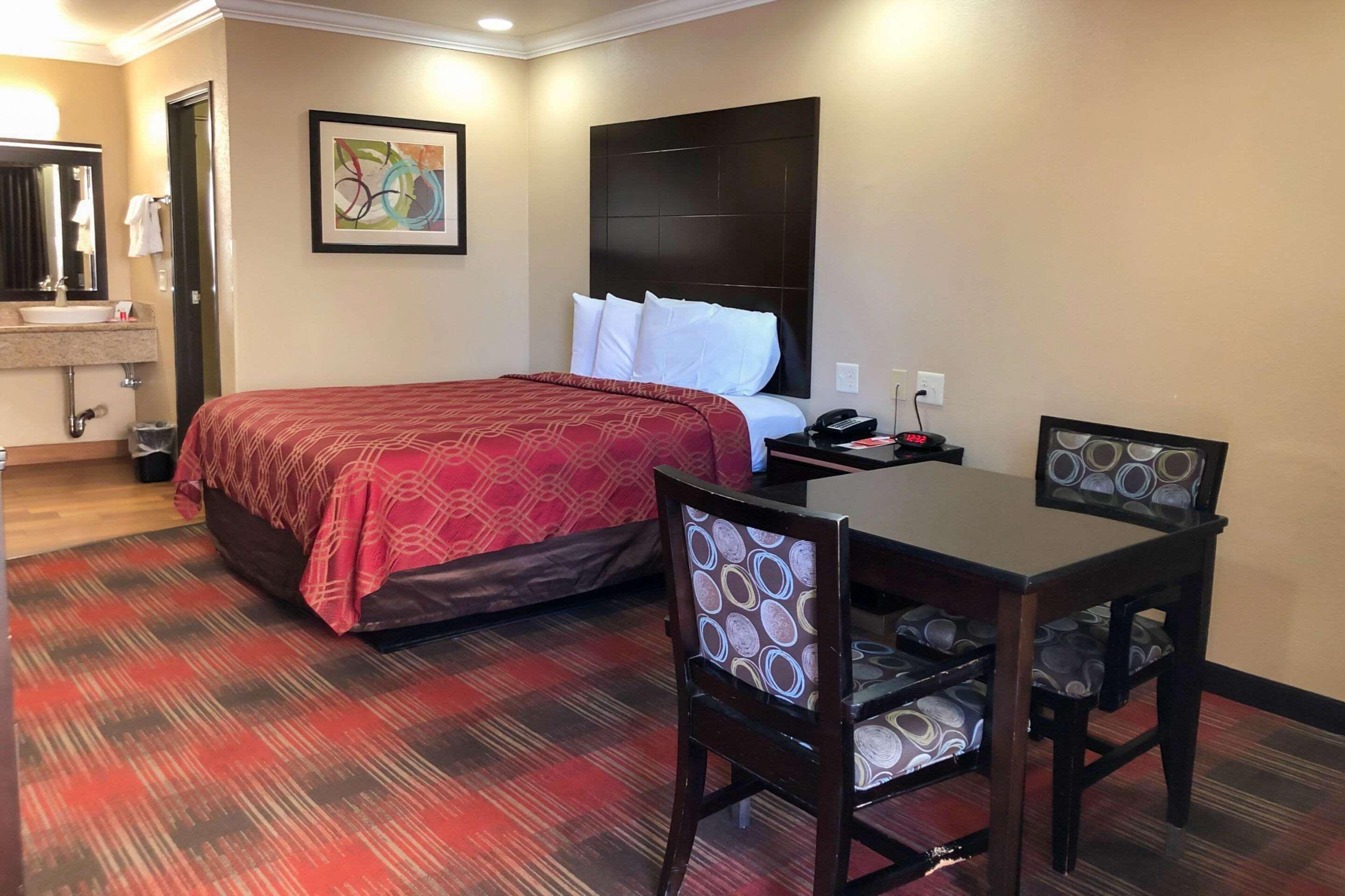 Econo Lodge Inn & Suites Escondido Downtown Eksteriør bilde