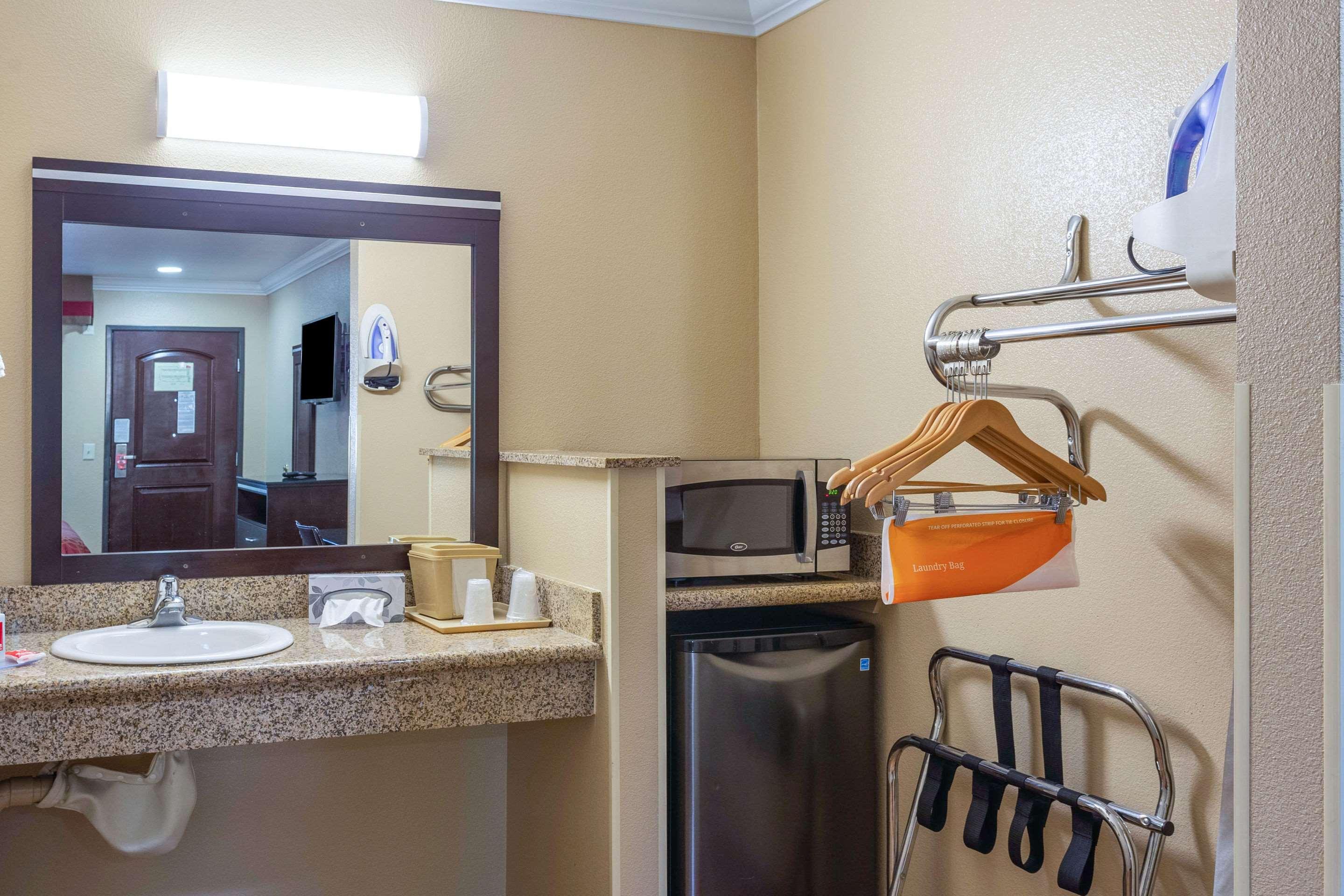Econo Lodge Inn & Suites Escondido Downtown Eksteriør bilde