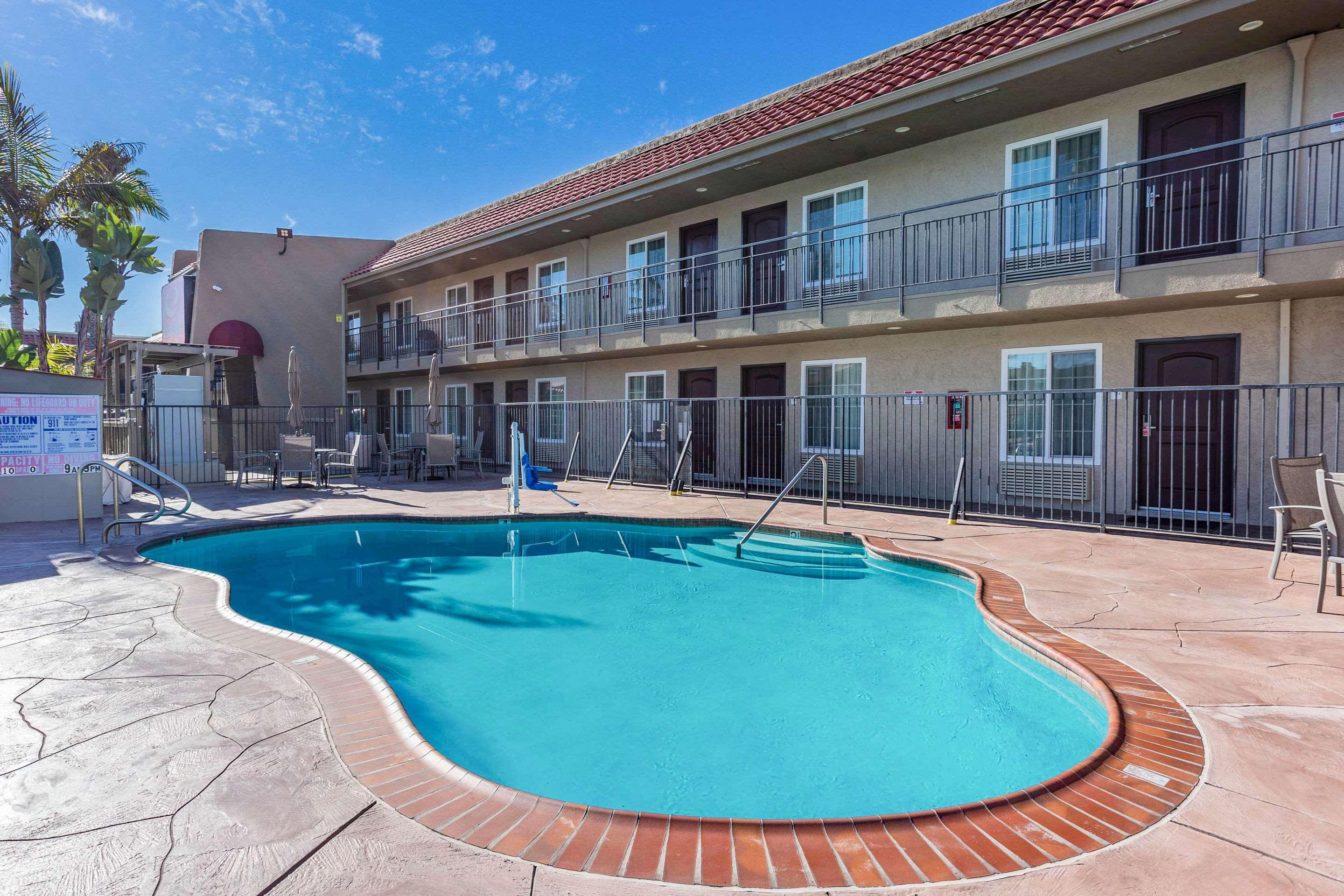 Econo Lodge Inn & Suites Escondido Downtown Eksteriør bilde