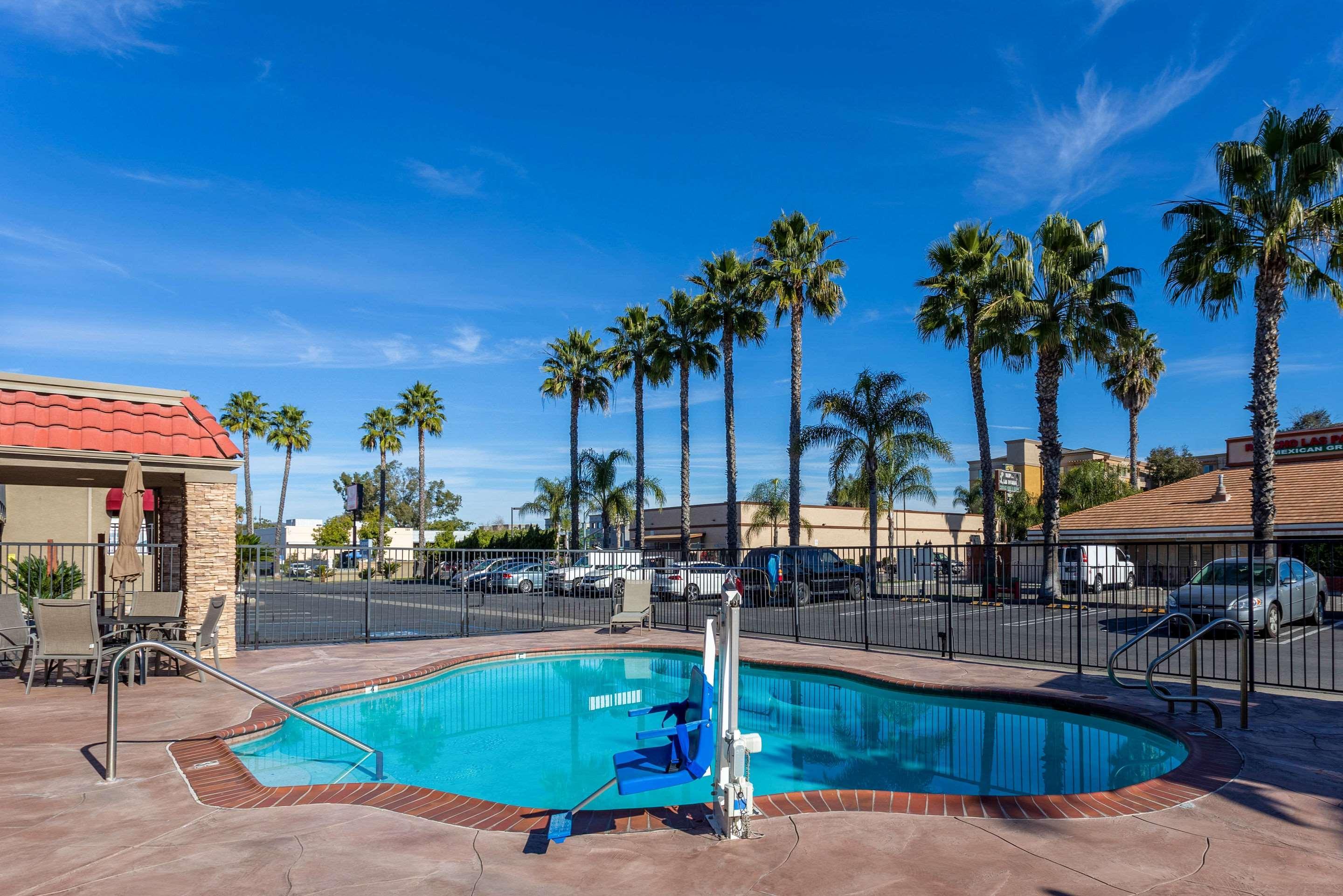 Econo Lodge Inn & Suites Escondido Downtown Eksteriør bilde