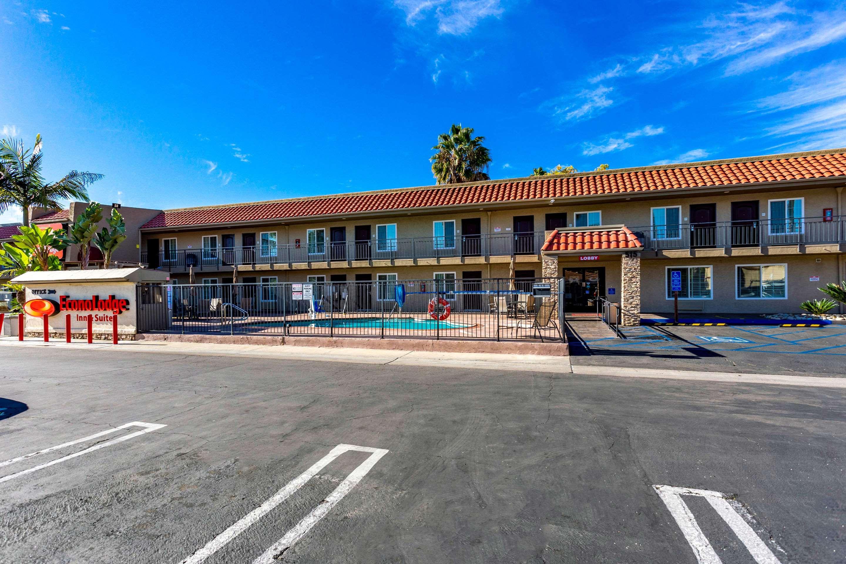 Econo Lodge Inn & Suites Escondido Downtown Eksteriør bilde
