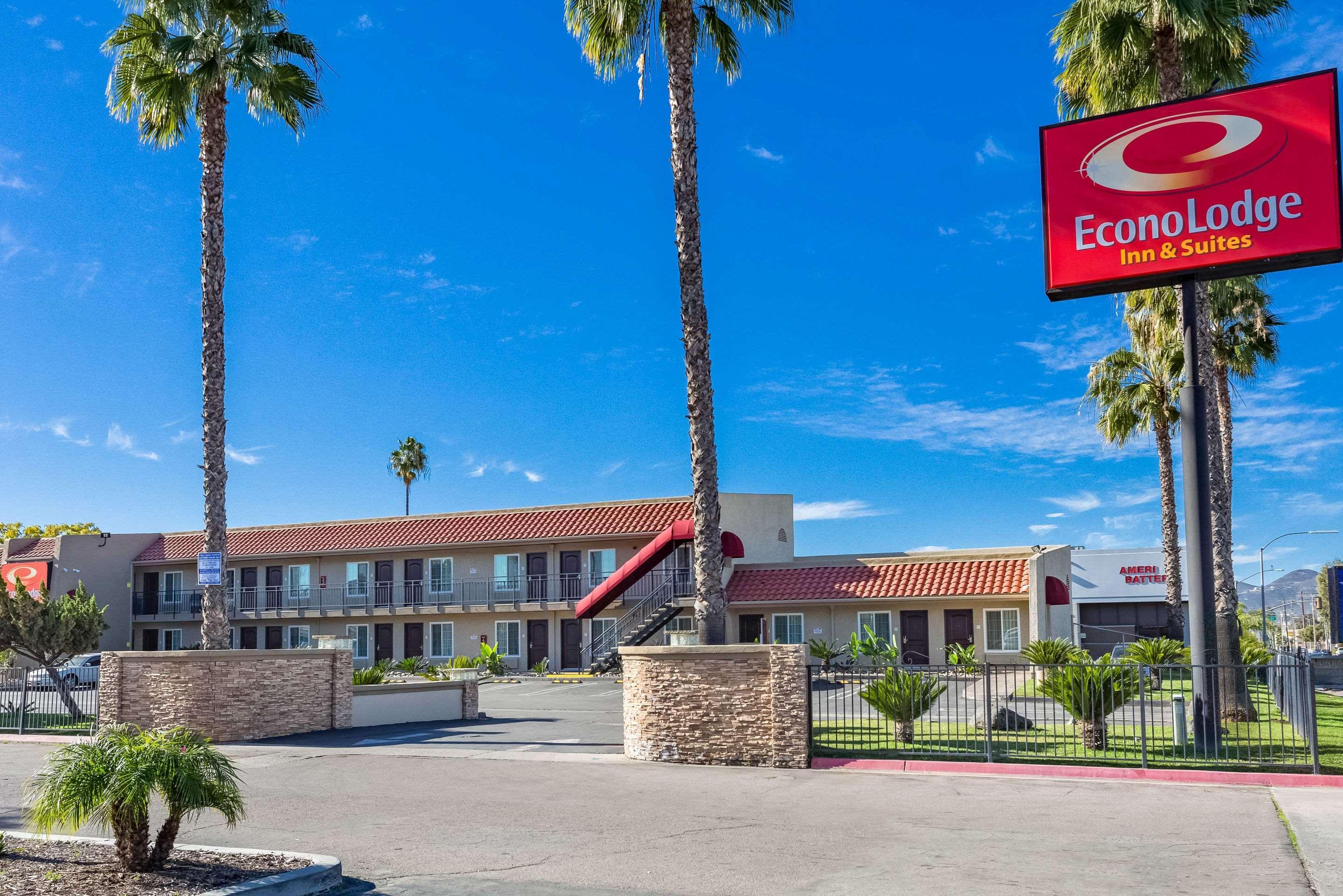 Econo Lodge Inn & Suites Escondido Downtown Eksteriør bilde