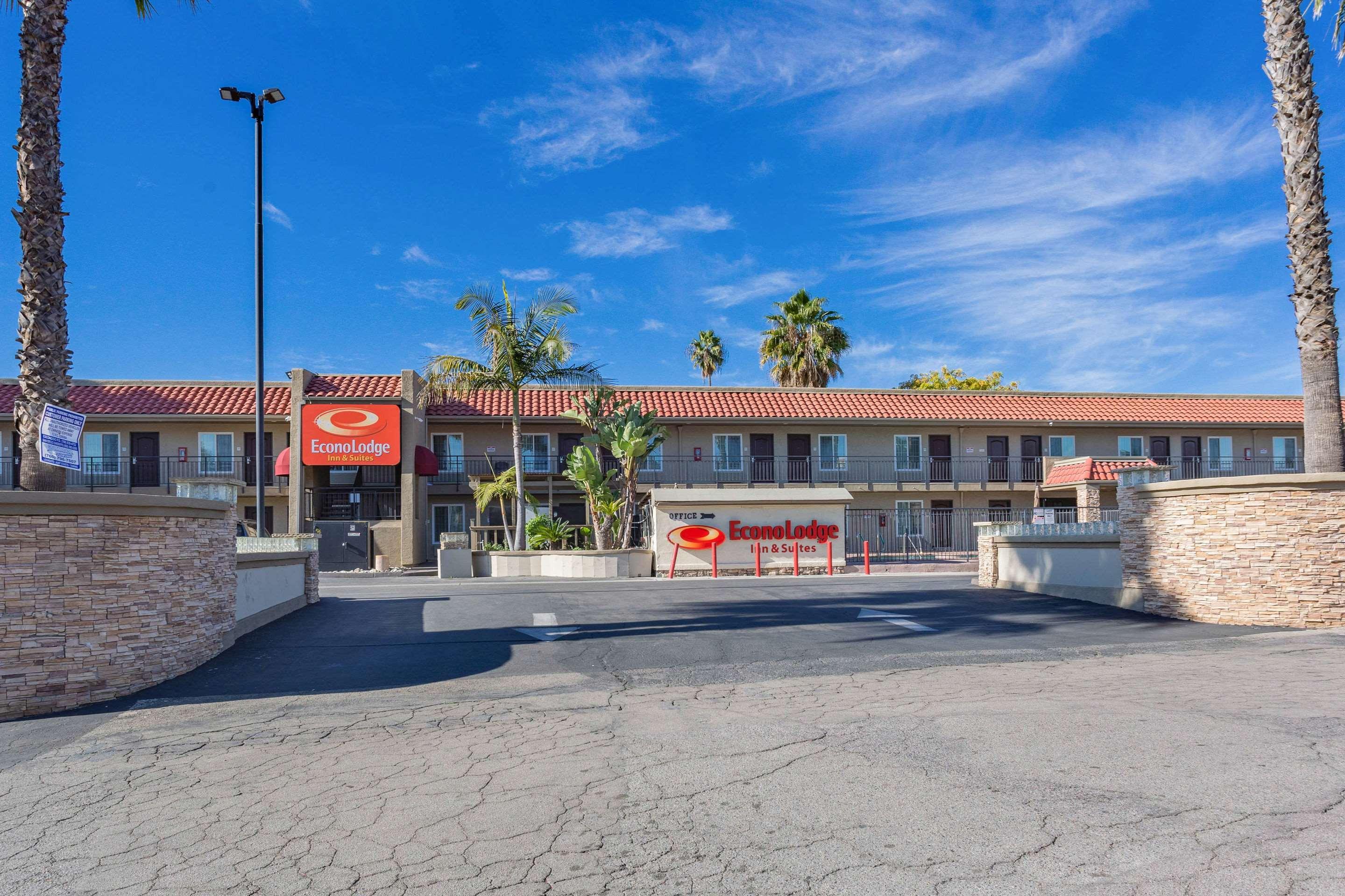 Econo Lodge Inn & Suites Escondido Downtown Eksteriør bilde