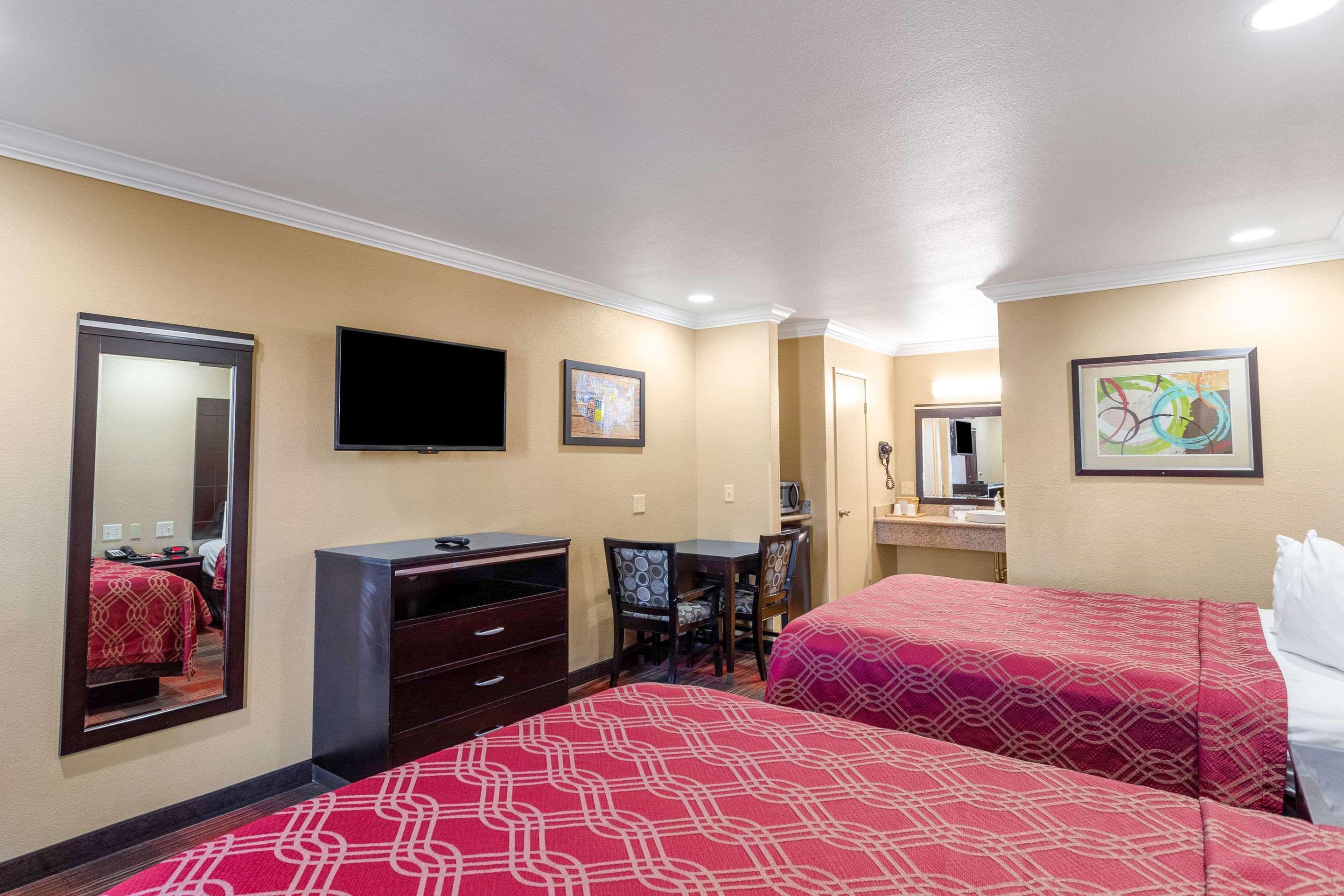 Econo Lodge Inn & Suites Escondido Downtown Eksteriør bilde