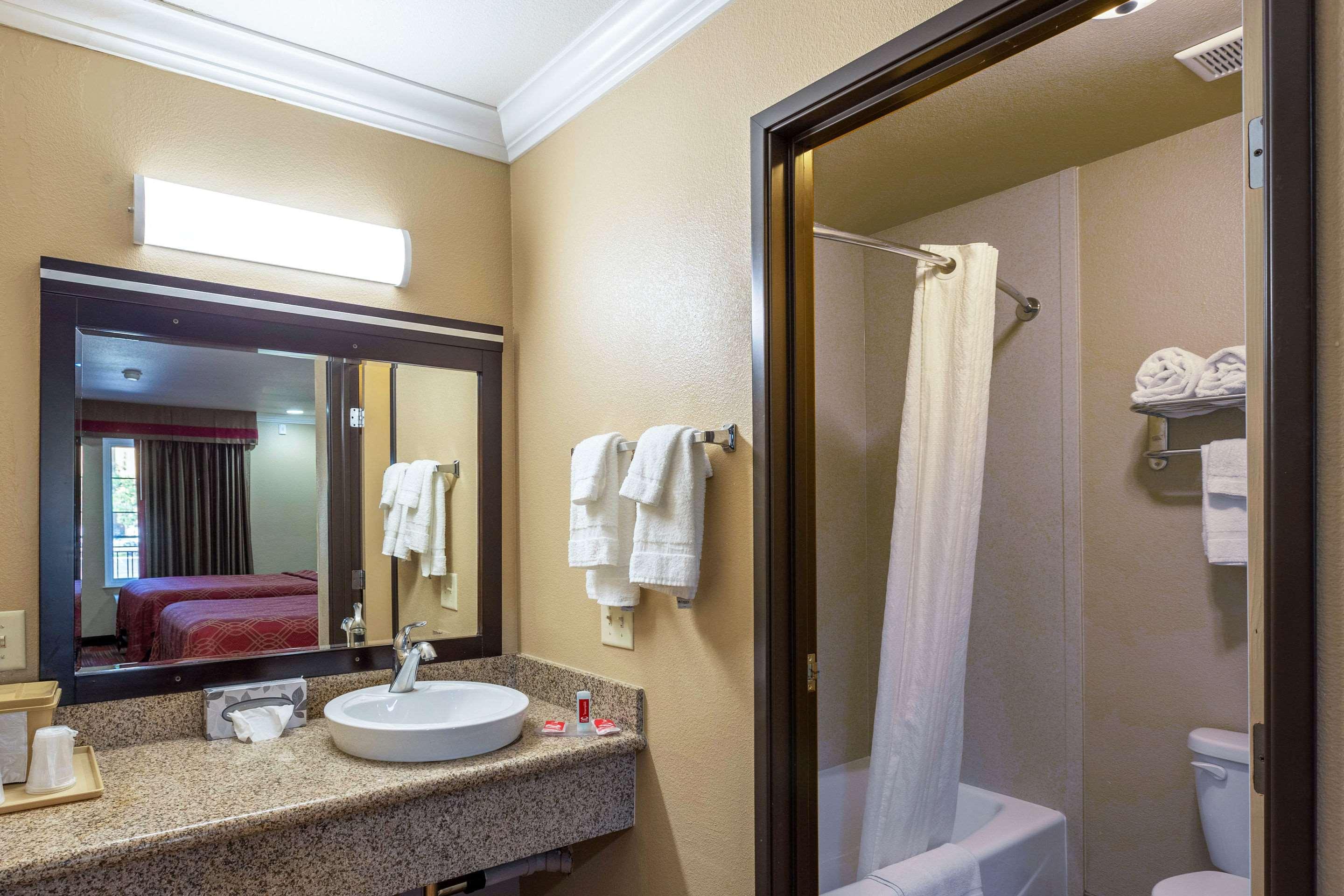 Econo Lodge Inn & Suites Escondido Downtown Eksteriør bilde